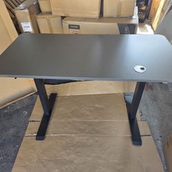 Desk/ Escritorio