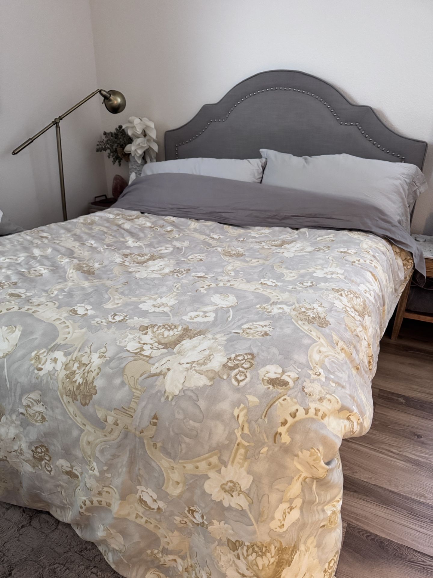 Queen Bed (Frame, Headboard and Box Spring)