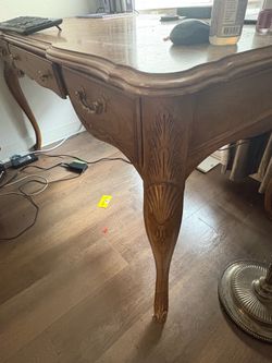 Gorgeous Antique Heritage Desk