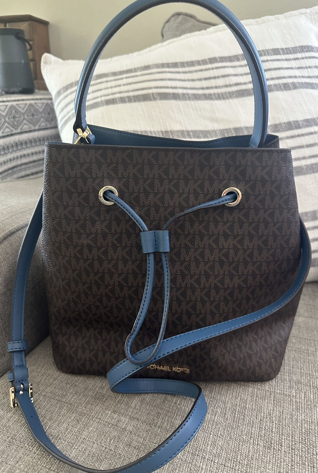 Michael Kors Bucket Bag
