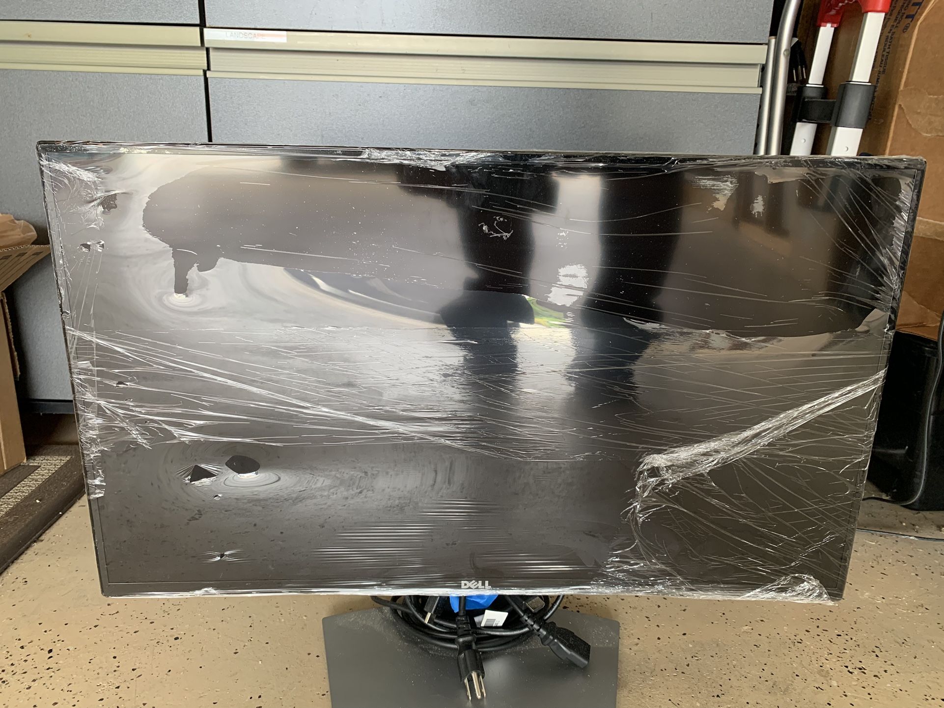 Dell 27” Monitor - Dell SE2717H/SE2717HR