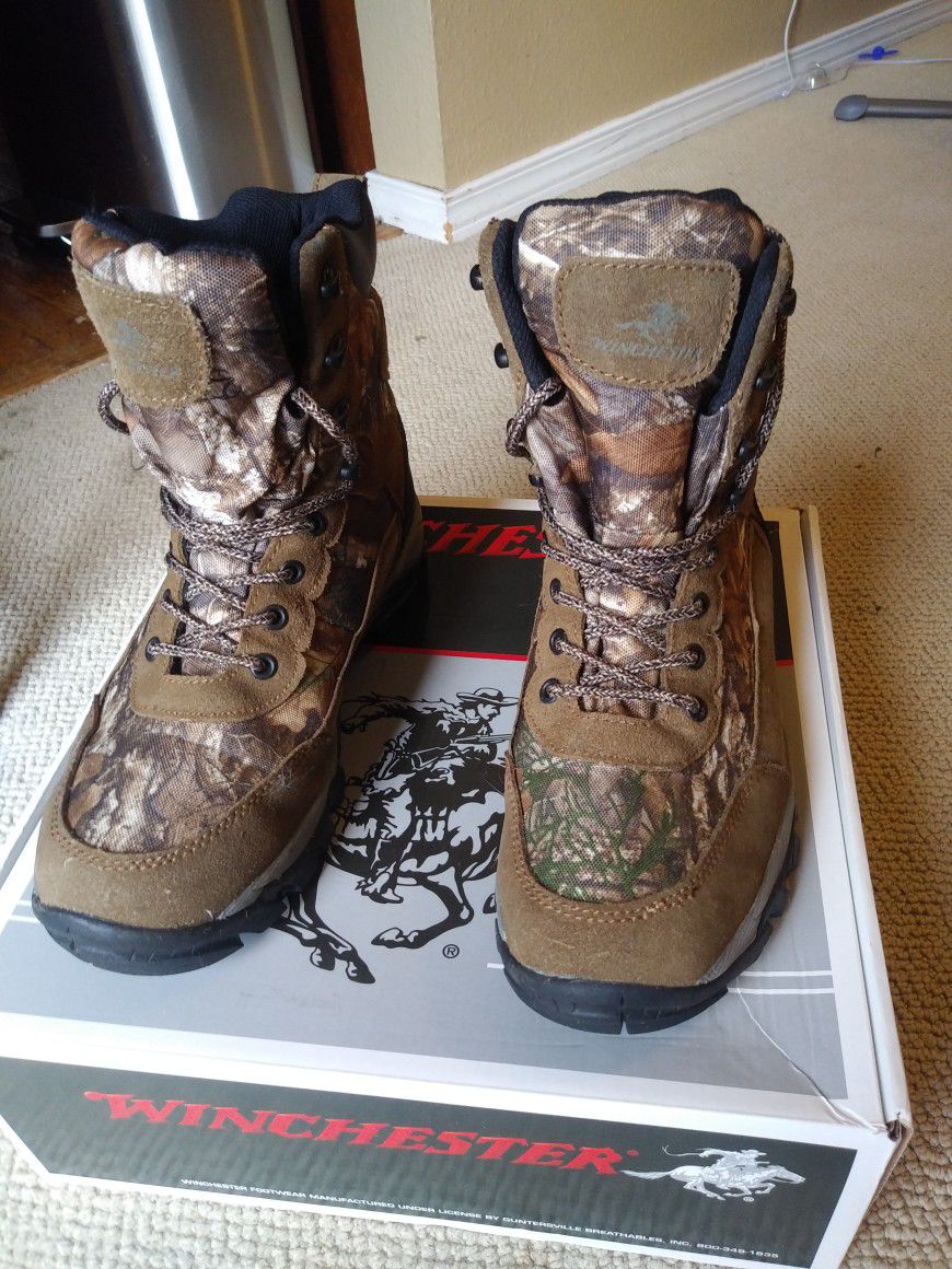 WINCHESTER BOBCAT CAMO HUNTING/HIKING BOOTS