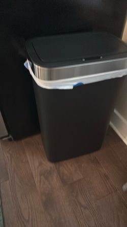 Electric trash can