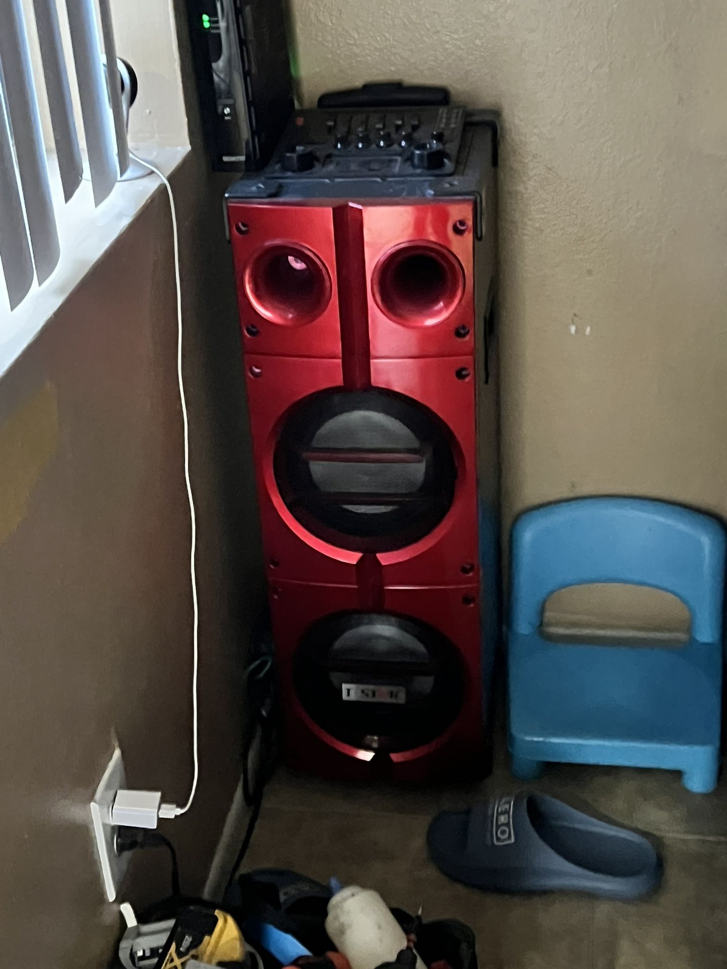 Speaker Large