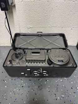 Jeep JXBLK Boombox Radio CD Player FM AM Stereo  2001 Vintage Tested Working