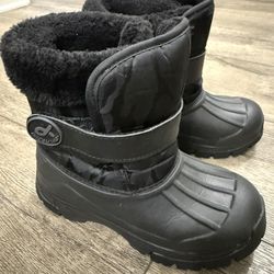 Size 1 Kids Snow Boot ❄️ 