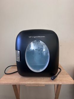 Frigidaire Corded Mini Fridge in Black