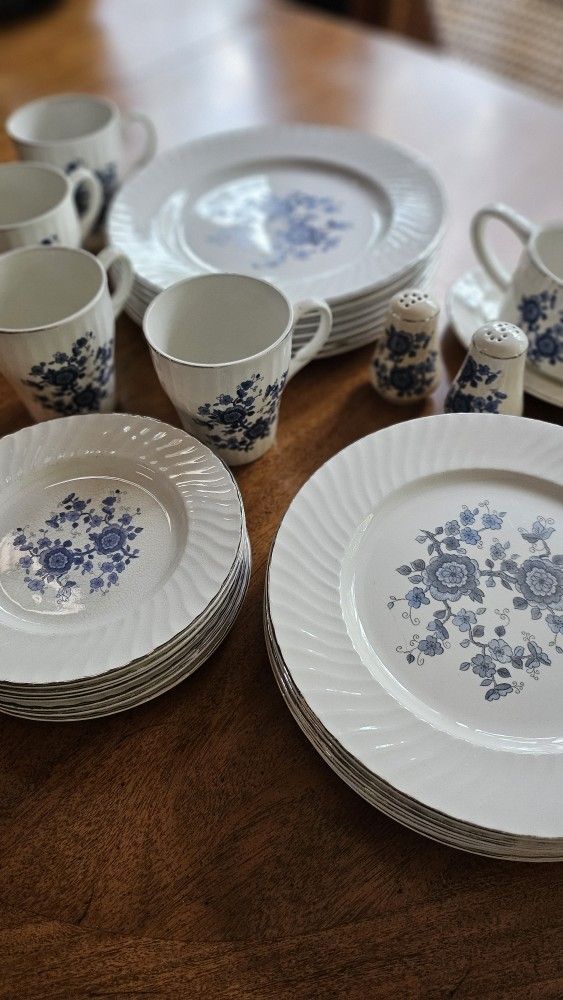 Antique Plate Set