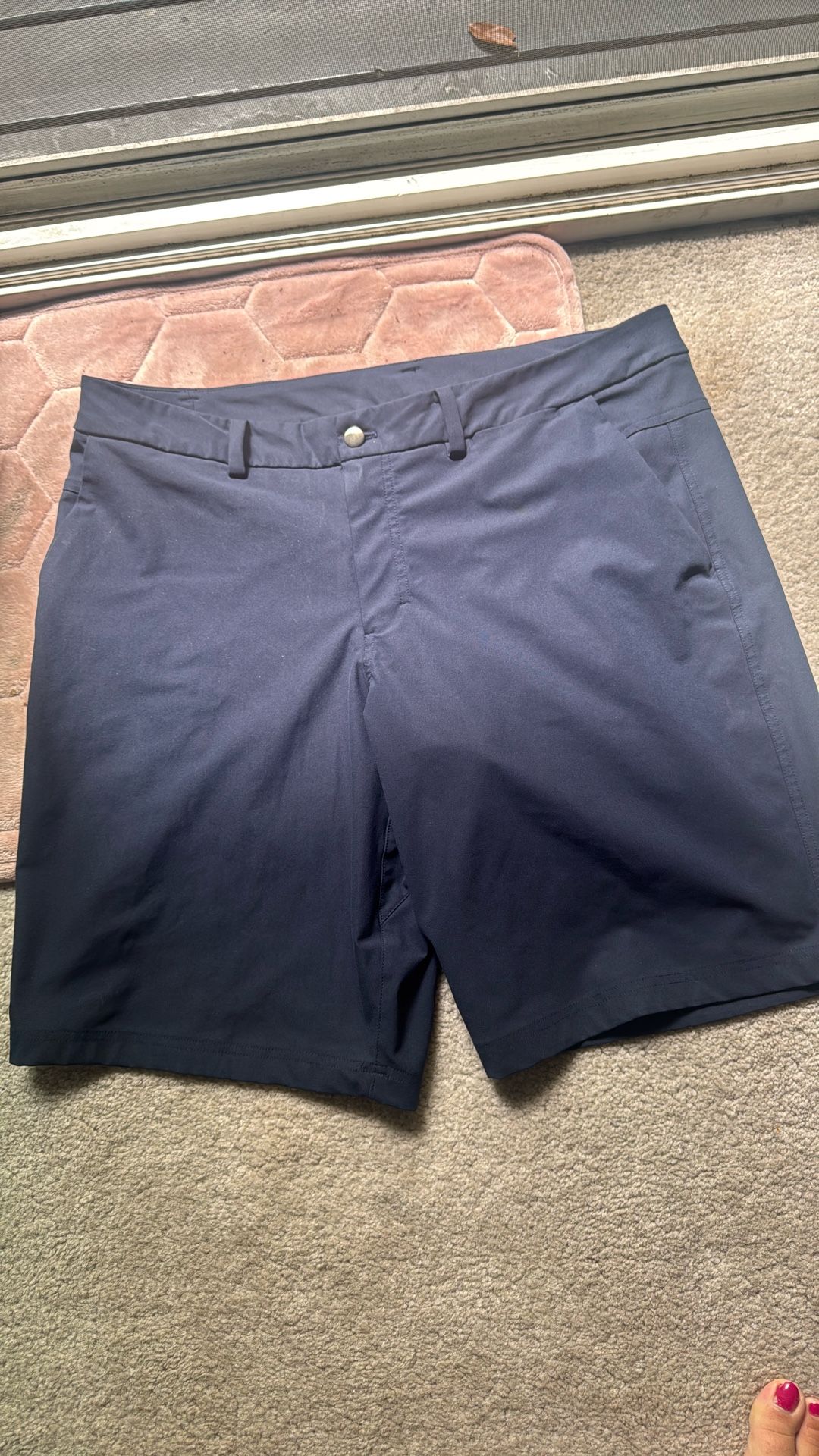 Lululemon Men’s Short Size 38