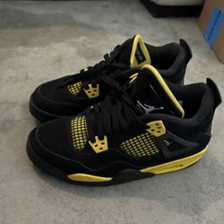 Air Jordan 4 Retro ‘Thunder
