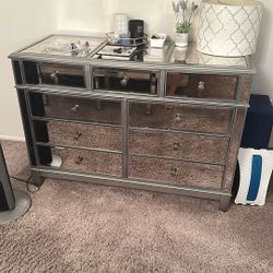Mirror Dresser/Bedroom Set