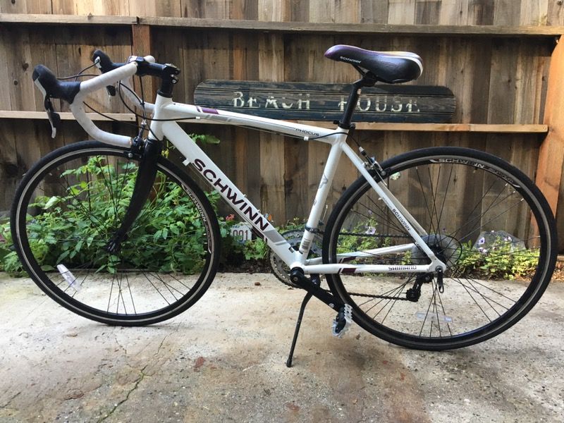 Schwinn Phocus 1600 women's road bike