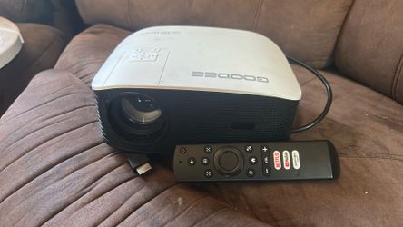 Goodee Projector and screen
