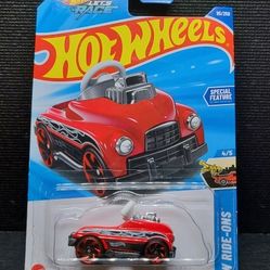 Pedal Driver Hotwheels TH