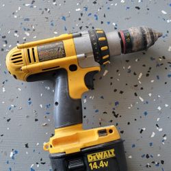 Dewalt 14.4 V DRILL