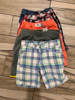 Boys shorts size 5 all for $3