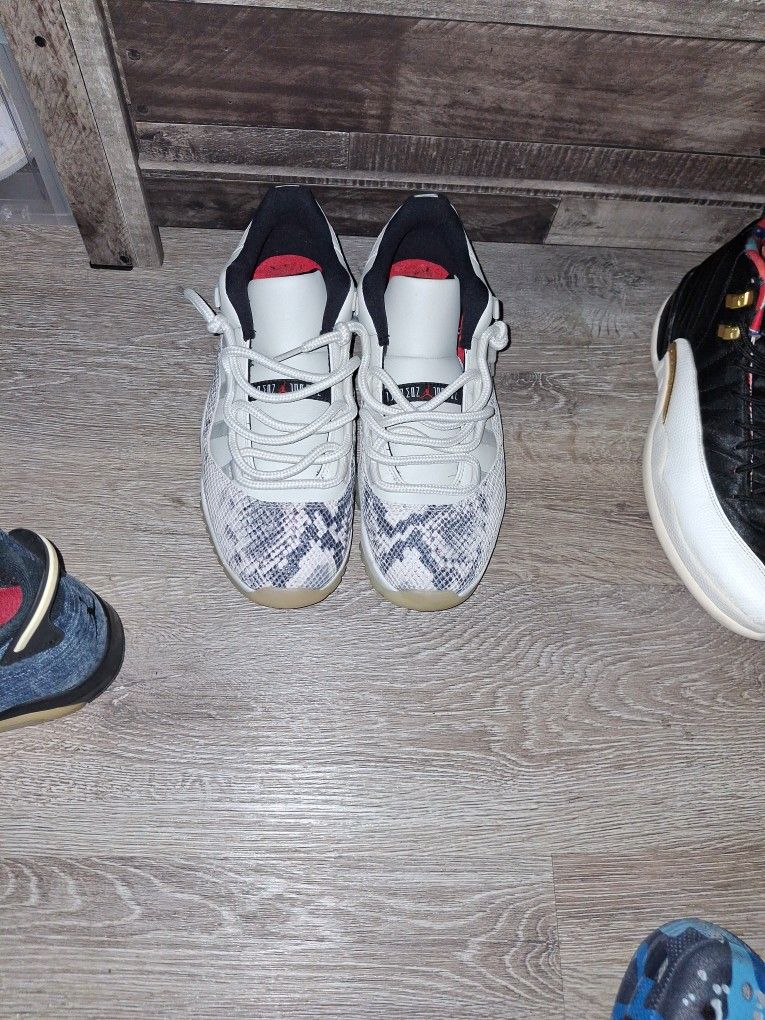 Jordan 11 Low Size 9.5