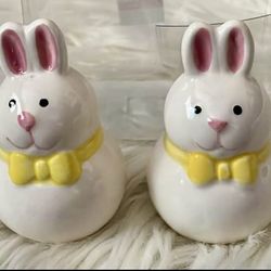 NIB bunny salt & pepper shakers