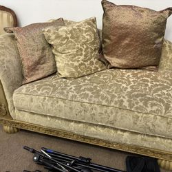 Cool Vintage Love Seat