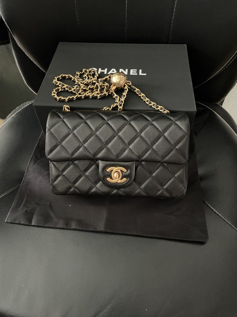 Authentic Chanel Vintage Flap Bag Black