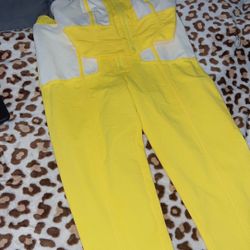 YELLOW 2-PIECE SET💨🫶🥰🥰🥰😘🔥🔥🔥👀😍🫶🐞♥️💨💨🫶✅✅😊💯💯😍🤣👀👀🔥🔥