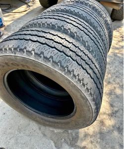 275/70/18 Firestone Tires con 80% de vids las 4