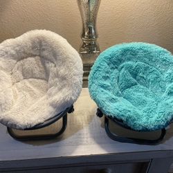 Toy Fluffy Saucer Chairs- White & Aqua for Dolls