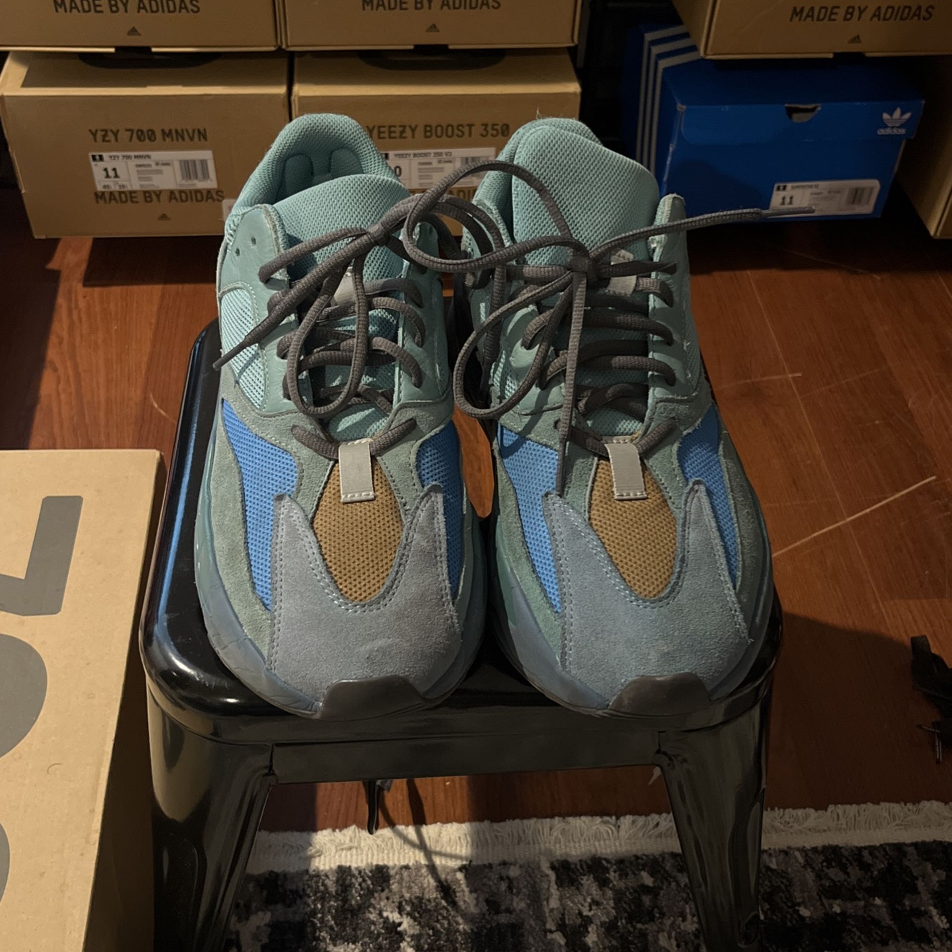 Adidas Yeezy 700 Azure Sz 11