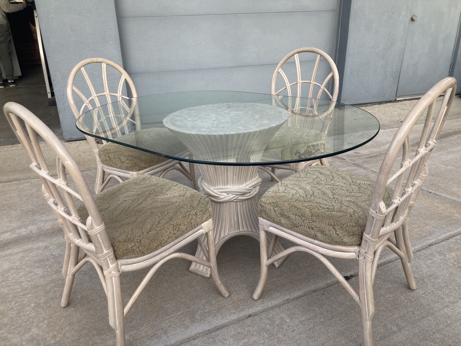 Pretty Dining Or Sheltered Patio Table And Chairs