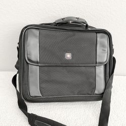 Wenger by Swiss Army Laptop Computer Briefcase/Messenger Bag Fits Up To 15” Laptop