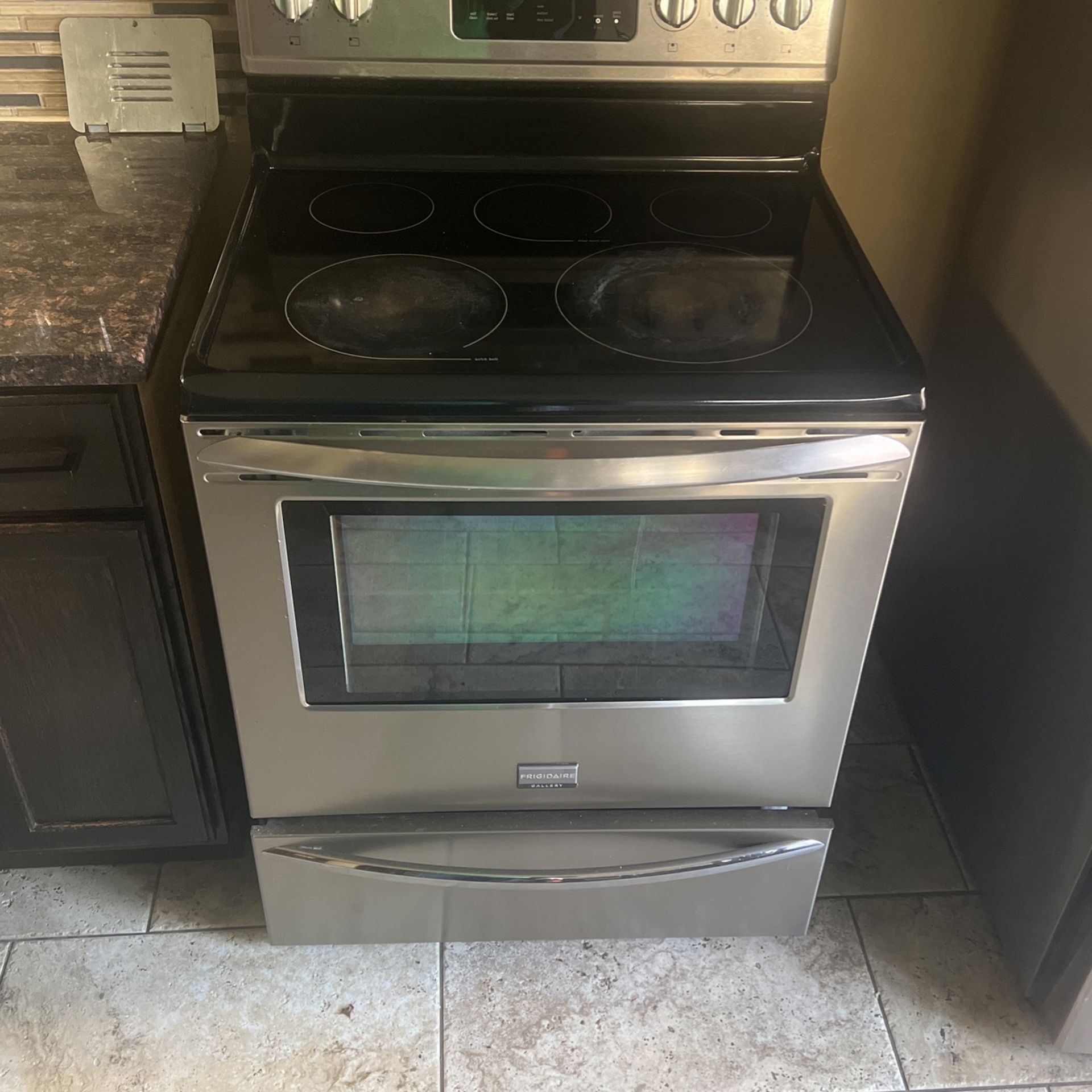 Frigidaire Stove