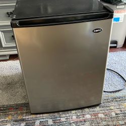 Sanyo Mini Fridge 
