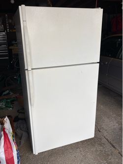 Kenmore Coldspot refrigerator