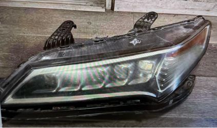 2017 Acura TLX Left headlight xenon