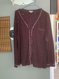 2 PIECE LADIES PAJAMA BUTTONED TOP AND PAJAMAS IN A 2XL SIZE