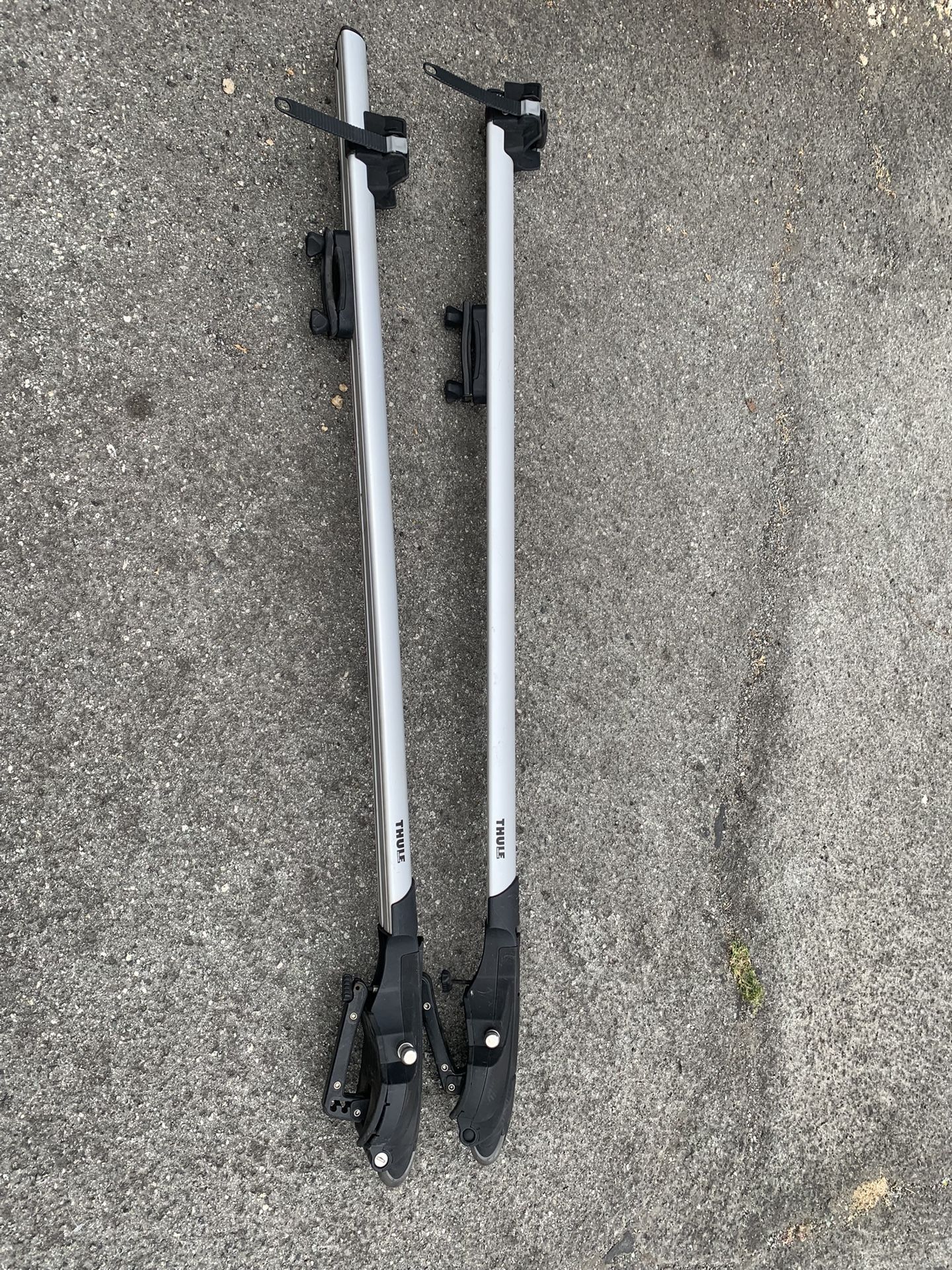 THULE ROOF RACK 2 PCS