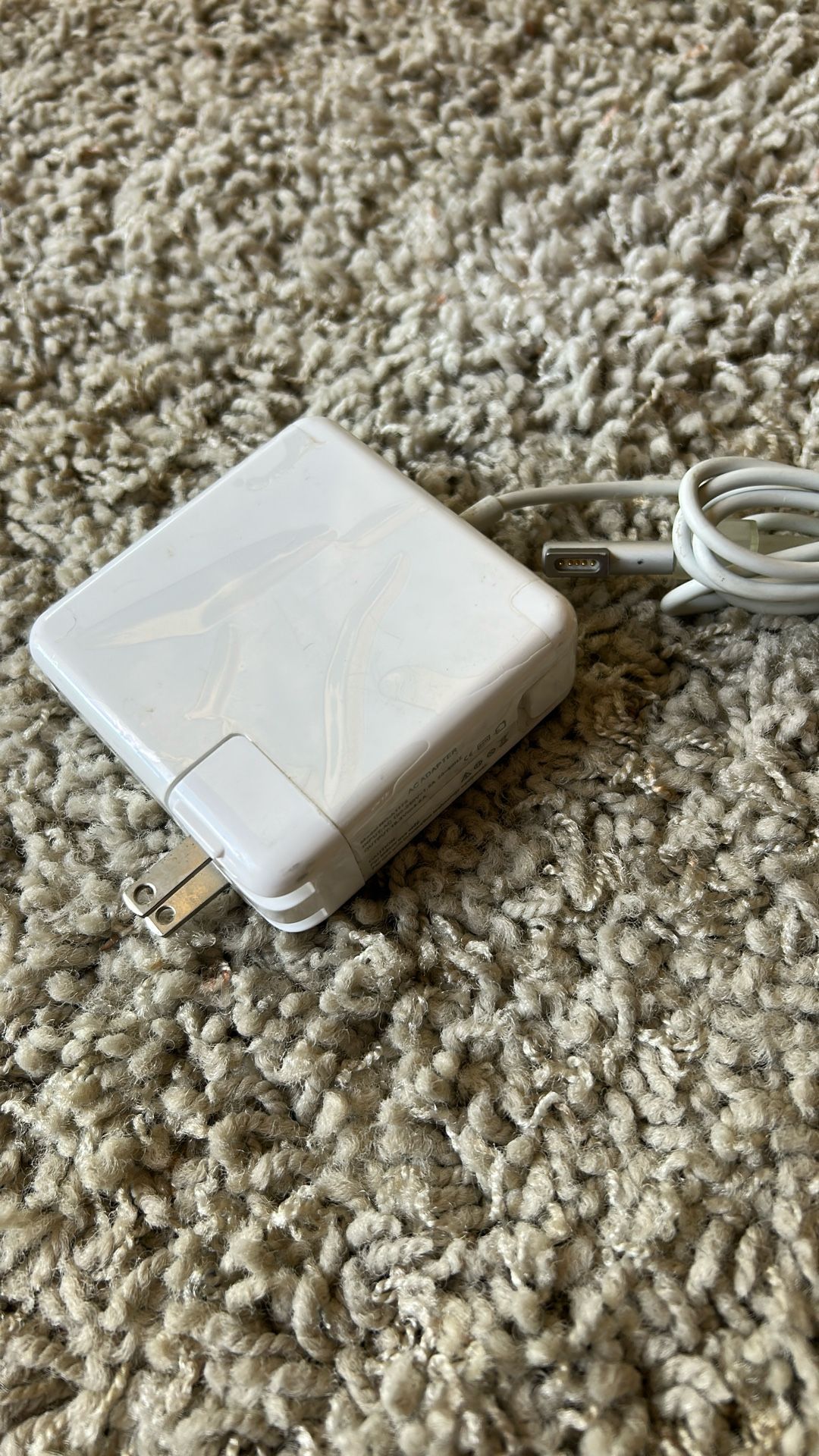 Apple MacBook AC Adapter