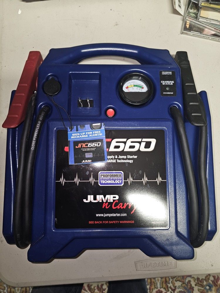Jump-N-Carry 1700 Peak Amp 12 Volt Jump Starter SOLJNC660 New Never Used