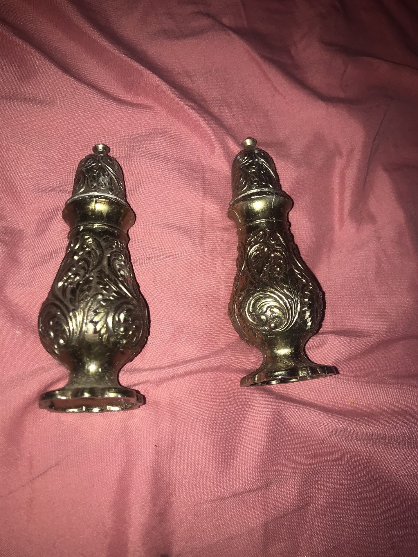 RARE 1960’s Antique salt &pepper Shakers 