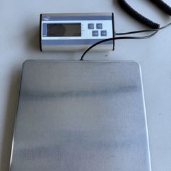 Smart Weigh digital platform scale in good working condition.