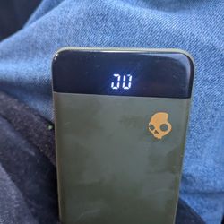 Skullcandy Fat Stash 10K mAh Portable Charger, Moss - ONLINE ONLY
Skullcandy