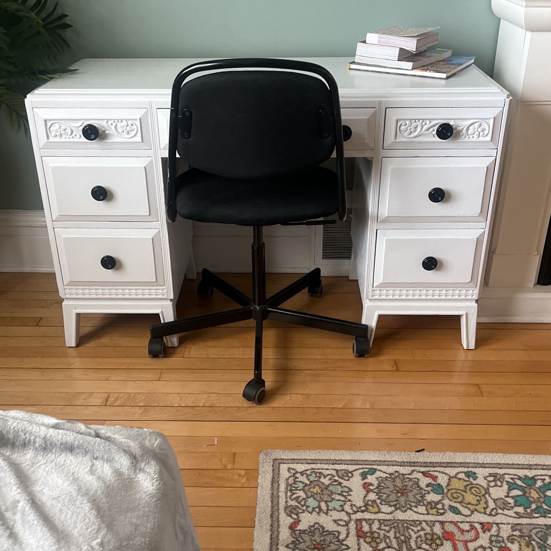 Solid Desk With Chair Set