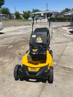 Shop DEWALT 21 in. 150cc Briggs and Stratton 625ex Engine Rear Wheel Drive 2-in-1 Gas Self Propelled Walk Behind Lawn Mower