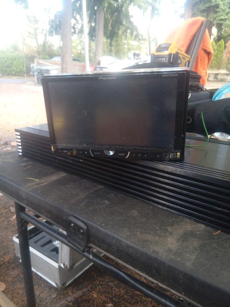 Pioneer Double Din CD Deck Avh-x4600bt