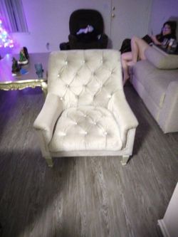 Diamond Living Room Chair 