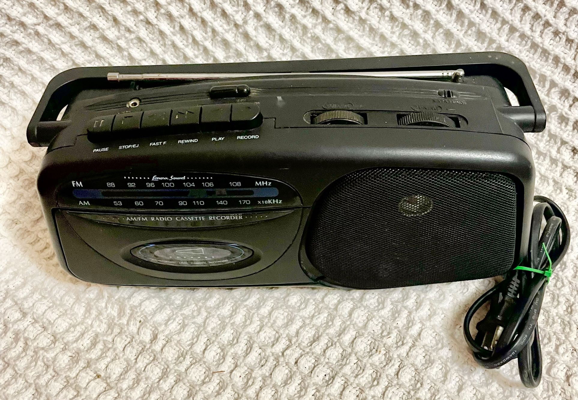 Vintage Lenoxx Sound Cassette Player/AM/FM/Recorder