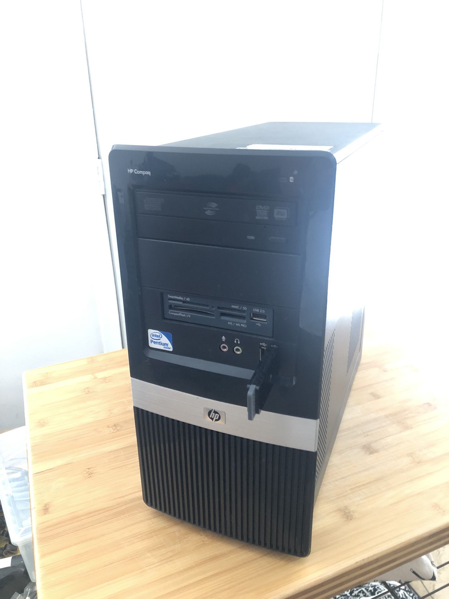 PC Desktop computer Windows 10 + MS Office Wi-Fi 8 GB RAM 1 TB Hard Drive