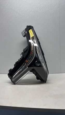 (284) 19-23 Cadillac Xt4 Right Headlight 2019 2020 2021 2022 2023