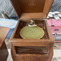 Antique Phonograph 