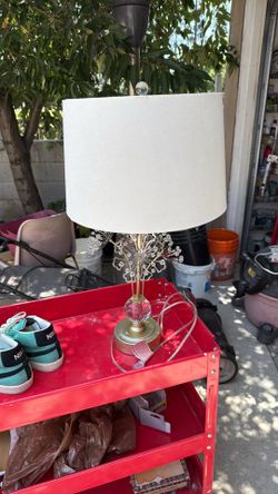 plug-in lamp with crystal design